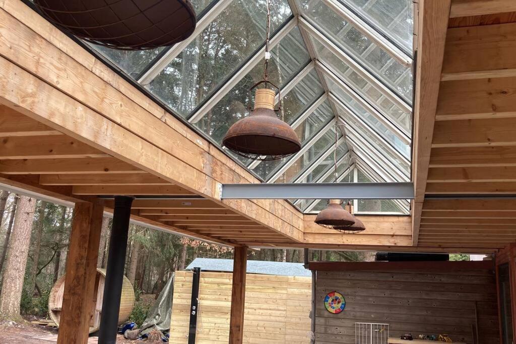 Kindvriendelijke Bungalow In Het Bos Bij Zwemmeer. Vilsteren Buitenkant foto