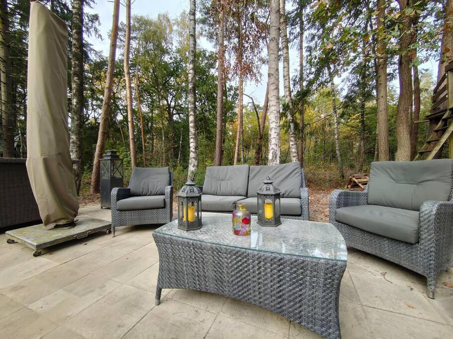 Kindvriendelijke Bungalow In Het Bos Bij Zwemmeer. Vilsteren Buitenkant foto